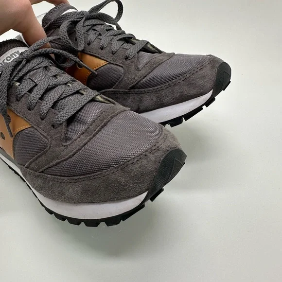 saucony | Jazz 81 Women’s Sneakers in Grey / Gold - Picture 3 of 8